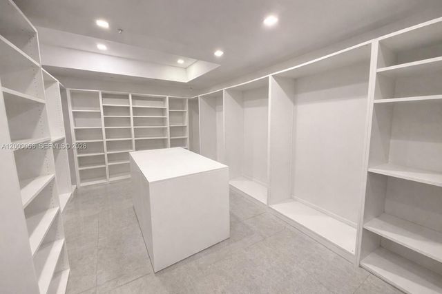 17301 Biscayne Blvd 308, North Miami Beach, FL 33160