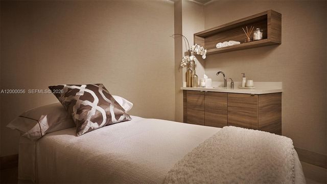 17301 Biscayne Blvd 308, North Miami Beach, FL 33160