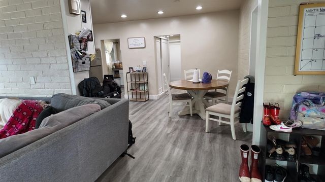 129 Phoenix Ave, Modesto, CA 95354