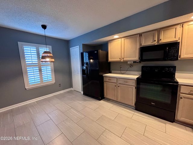 7866 AQUARIUS Circle, Jacksonville, FL 32216