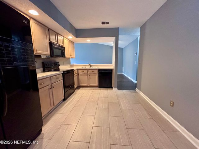 7866 AQUARIUS Circle, Jacksonville, FL 32216