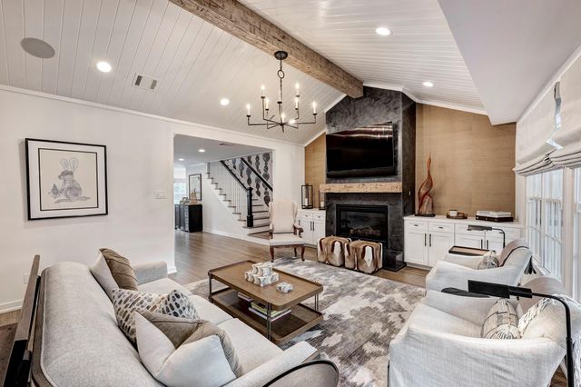 3131 Rice Boulevard, West University Place, TX 77005