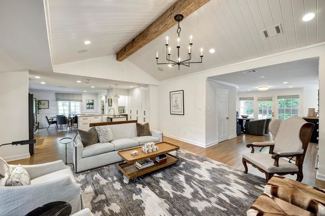 3131 Rice Boulevard, West University Place, TX 77005