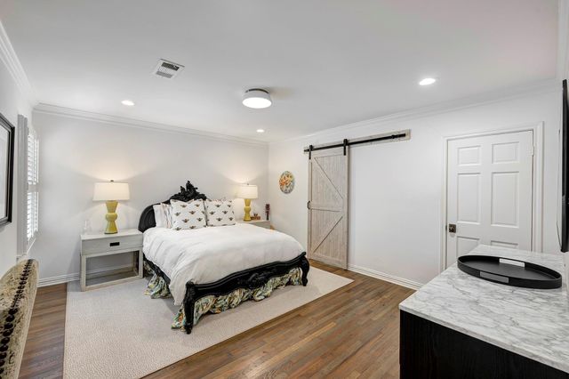 3131 Rice Boulevard, West University Place, TX 77005