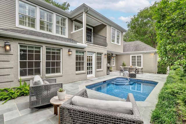 3131 Rice Boulevard, West University Place, TX 77005