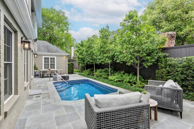 3131 Rice Boulevard, West University Place, TX 77005