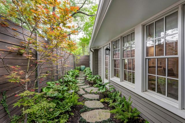 3131 Rice Boulevard, West University Place, TX 77005