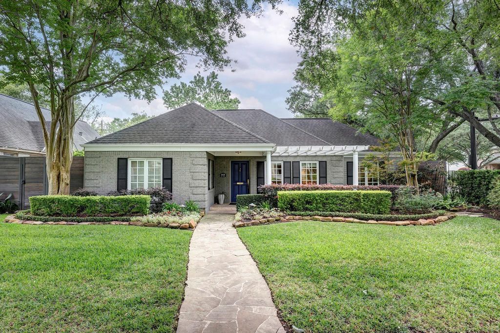 3131 Rice Boulevard, West University Place, TX 77005