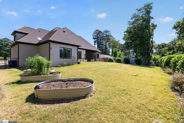 1401 Fernwood Glendale Road, Spartanburg, SC 29307