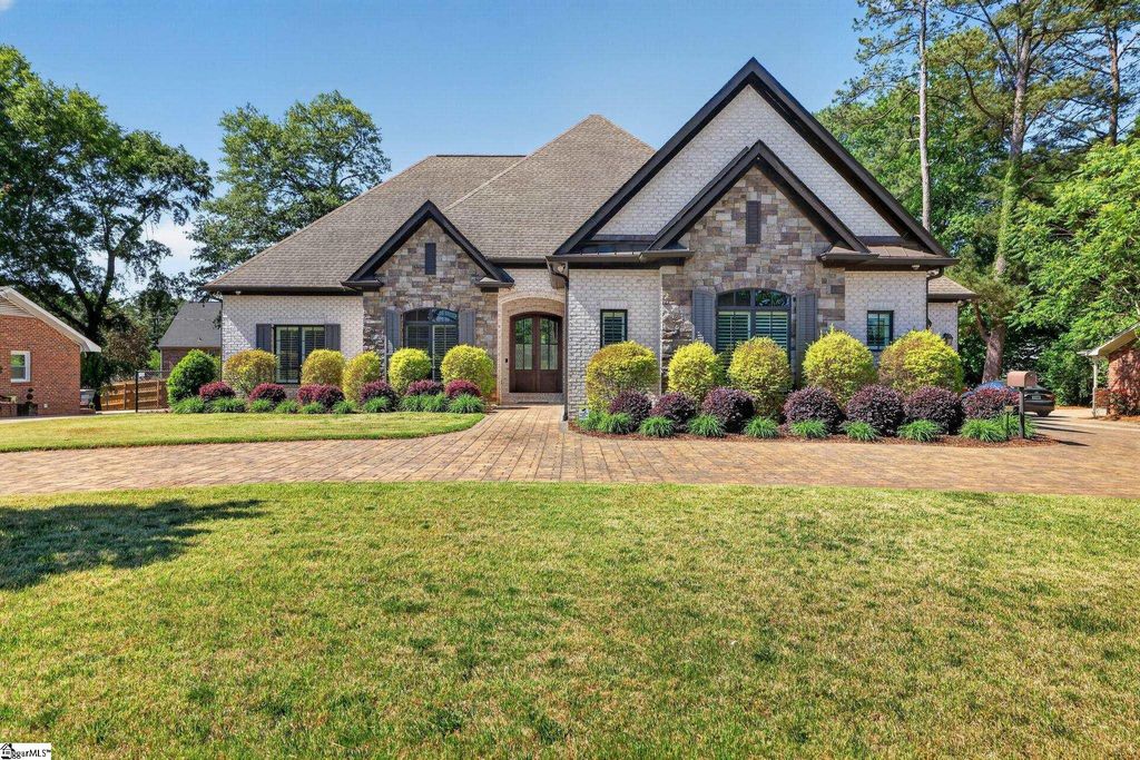 1401 Fernwood Glendale Road, Spartanburg, SC 29307