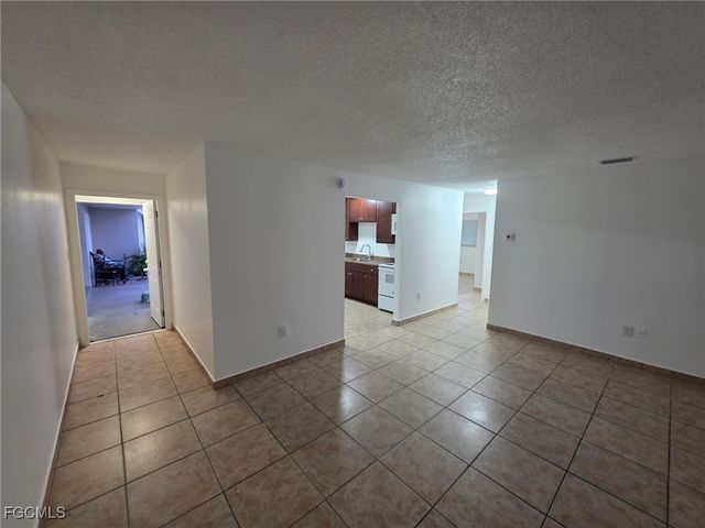 2148 Dora ST 11, Fort Myers, FL 33901