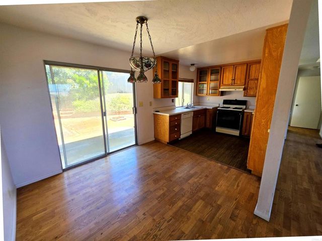 3830 Polly Lane, Carlsbad, CA 92008