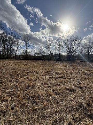 174 Mail Rd, Hohenwald, TN 38462