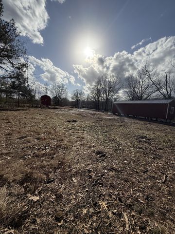174 Mail Rd, Hohenwald, TN 38462