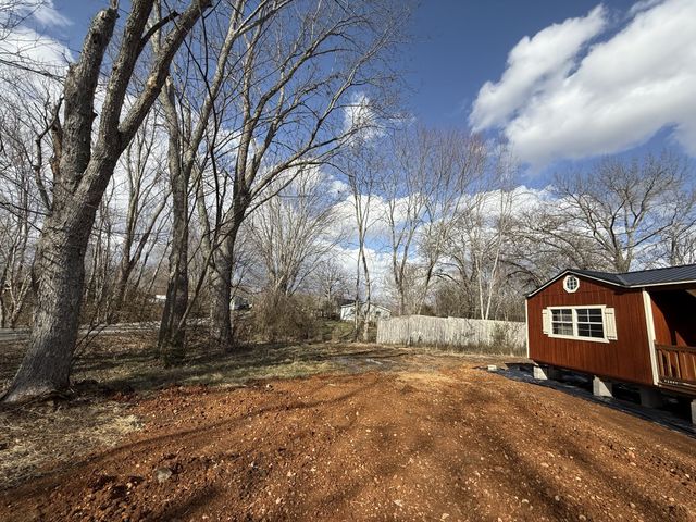 174 Mail Rd, Hohenwald, TN 38462