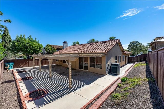 2125 Tehachapi, Corona, CA 92879