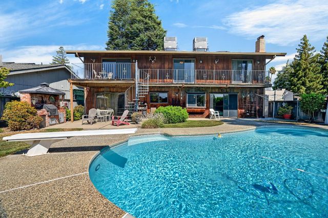2324 Rosemarie Ln, Stockton, CA 95207