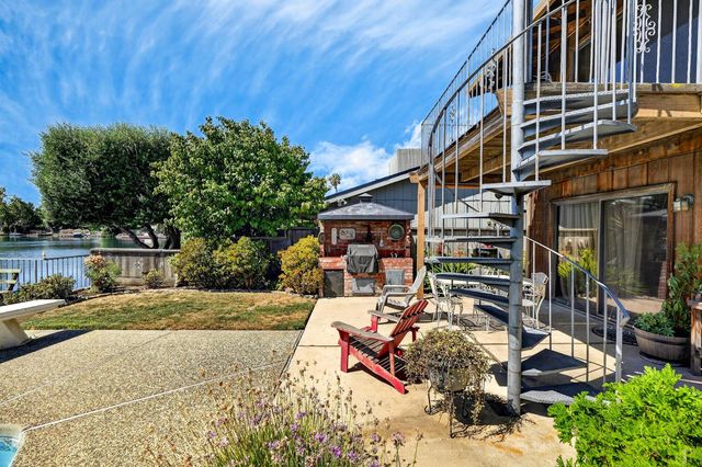 2324 Rosemarie Ln, Stockton, CA 95207