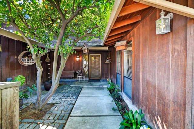 2324 Rosemarie Ln, Stockton, CA 95207