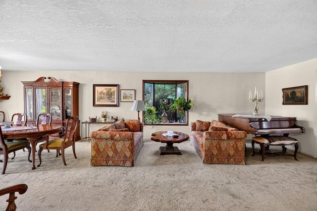 2324 Rosemarie Ln, Stockton, CA 95207