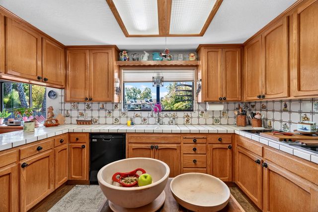 2324 Rosemarie Ln, Stockton, CA 95207