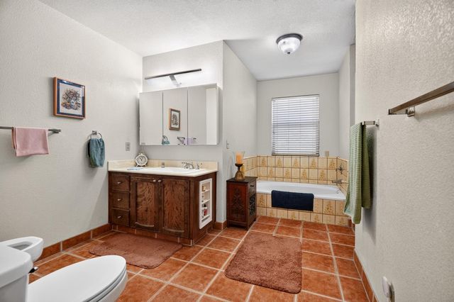 2324 Rosemarie Ln, Stockton, CA 95207