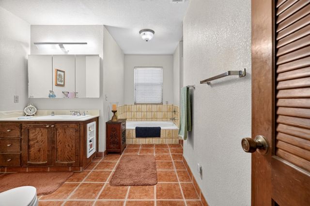 2324 Rosemarie Ln, Stockton, CA 95207