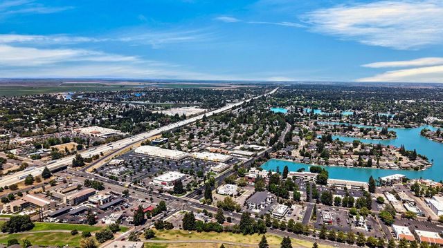 2324 Rosemarie Ln, Stockton, CA 95207