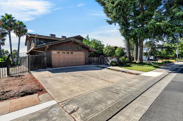 2324 Rosemarie Ln, Stockton, CA 95207
