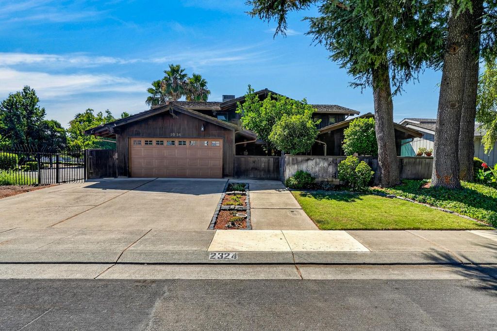 2324 Rosemarie Ln, Stockton, CA 95207