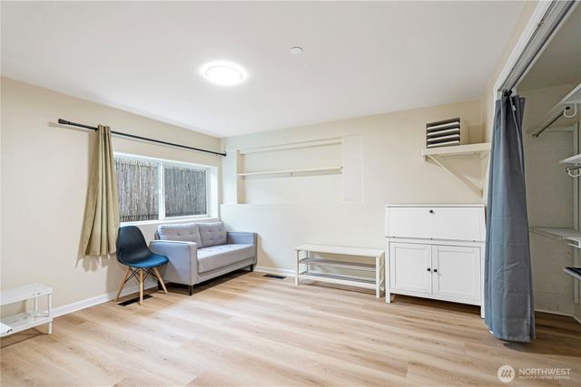 15520 30th Avenue NE, Shoreline, WA 98155