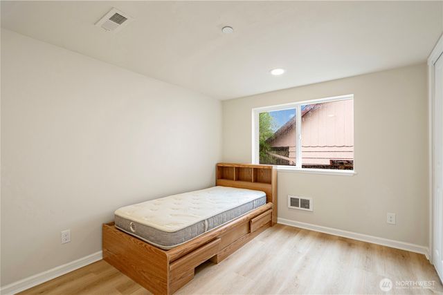 15520 30th Avenue NE, Shoreline, WA 98155