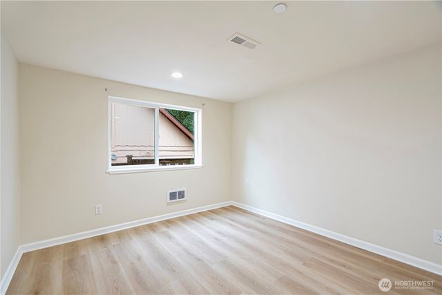 15520 30th Avenue NE, Shoreline, WA 98155