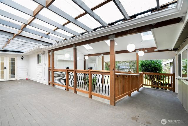 15520 30th Avenue NE, Shoreline, WA 98155