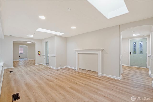 15520 30th Avenue NE, Shoreline, WA 98155