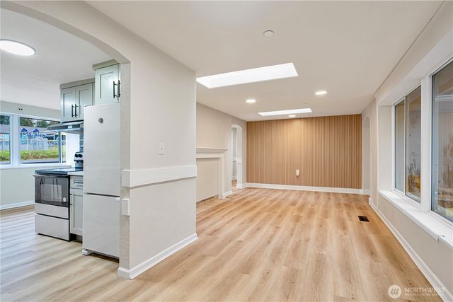 15520 30th Avenue NE, Shoreline, WA 98155