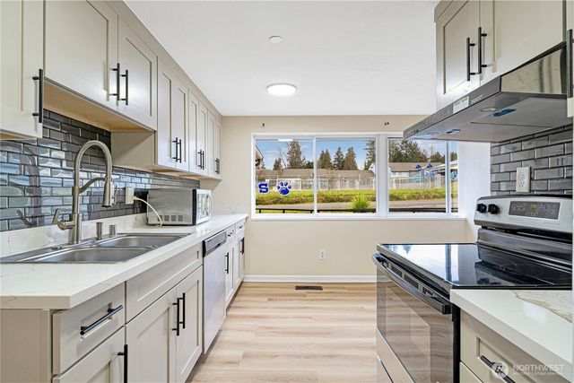 15520 30th Avenue NE, Shoreline, WA 98155