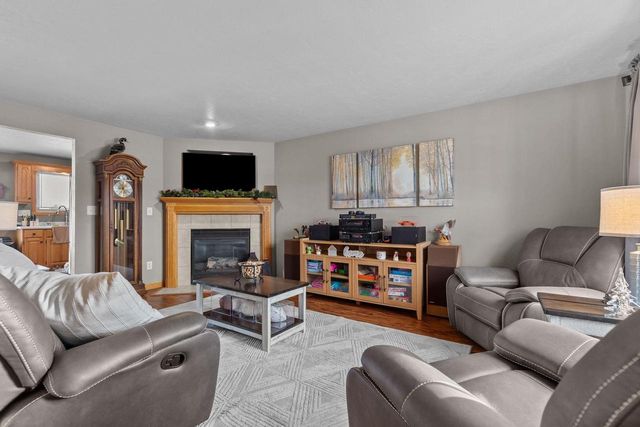 708 SAUNDERS ROAD, Kaukauna, WI 54130