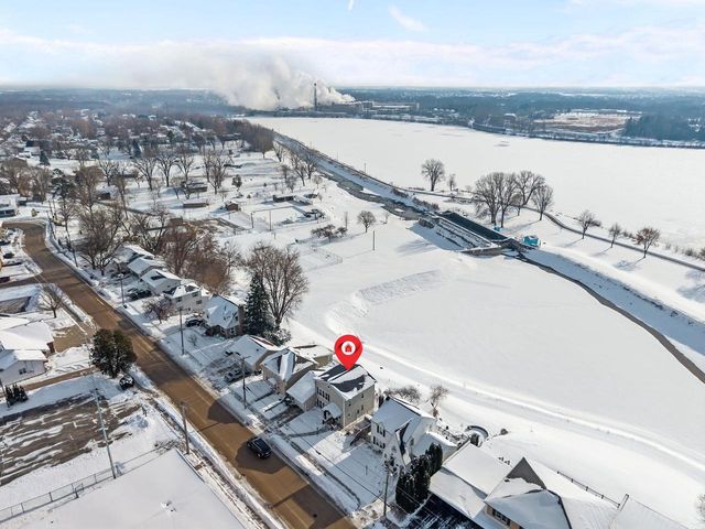 111 CANAL STREET, Little Chute, WI 54140