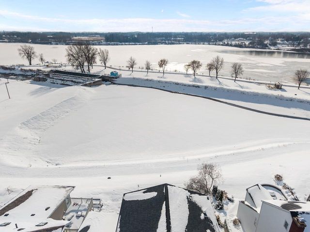 111 CANAL STREET, Little Chute, WI 54140