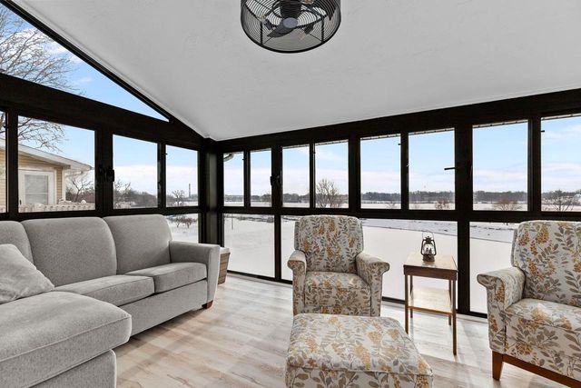 111 CANAL STREET, Little Chute, WI 54140