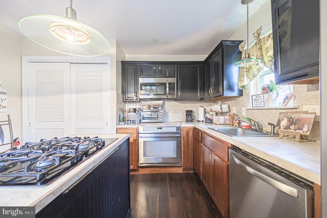 303 MARTIN L KING AVE, Egg Harbor Township, NJ 08234