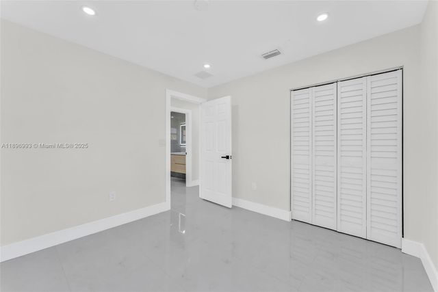 7690 NW 17th Pl, Miami, FL 33147