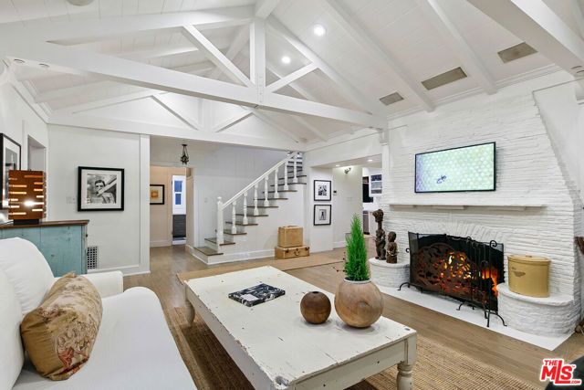 1760 Nichols Canyon Road, Los Angeles, CA 90046