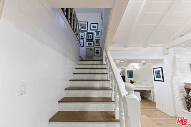 1760 Nichols Canyon Road, Los Angeles, CA 90046