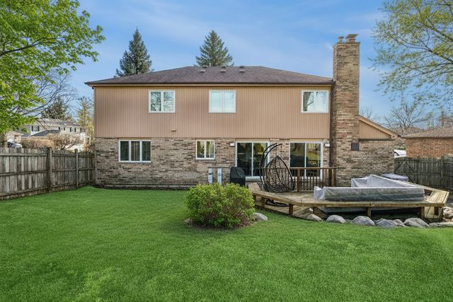 800 Downing Street, Northbrook, IL 60062