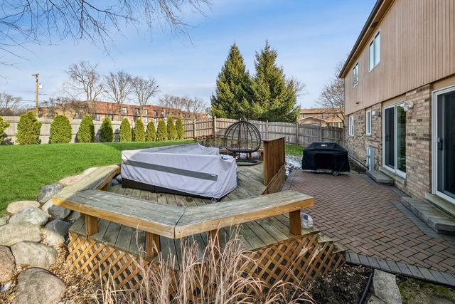 800 Downing Street, Northbrook, IL 60062