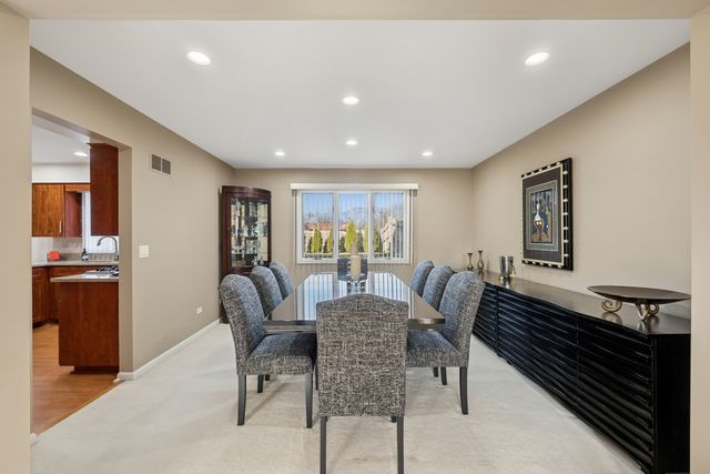 800 Downing Street, Northbrook, IL 60062