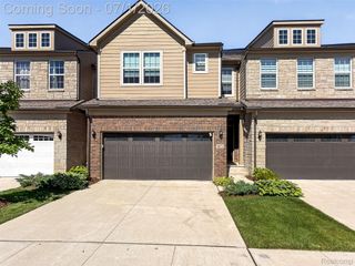 1673 Addison Circle, Commerce Charter Township, MI 48390