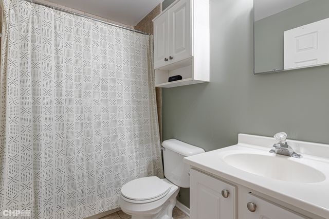 3124 W Cullom Avenue 2, Chicago, IL 60618